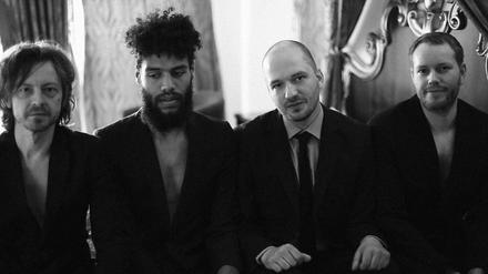Stehen zur Verfügung. Von links: Regisseur Sobo Swobodnik, Filmmusiker Carl Luis Zielke, Mit-Drehbuchautor und Tonmann Eckhard Geitz sowie Cutter Manuel Stettner.