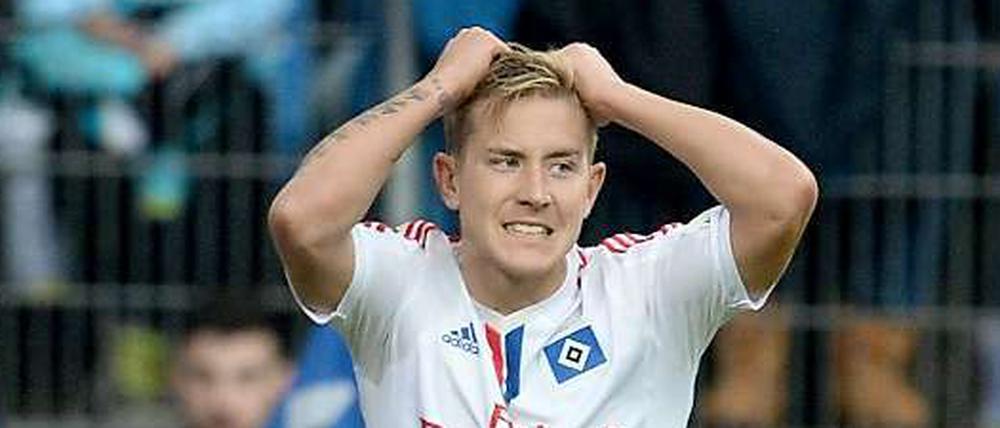 Zum Haareraufen: Lewis Holtby kann die Negativserie des Hamburger SV nicht fassen.