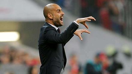 Schöner Arbeitstag. Bayern-Trainer Pep Guardiola freute sich über den Sieg.