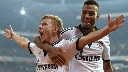 Max Meyer (l.) brachte den FC Schalke 04 in der 48. Minute mit 1:0 in Führung.