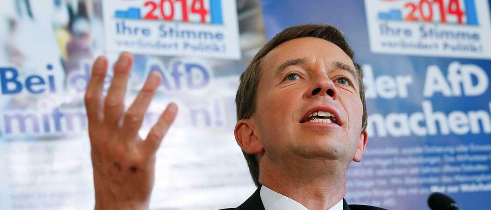 Bernd Lucke, Chef der AfD, wehrt sich gegen die Vorwürfe von Bundesfinanzminister Wolfgang Schäuble.