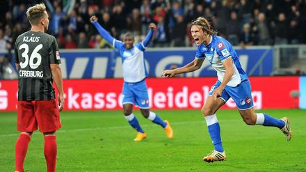 Punkt gerettet. Hoffenheims Jannik Vestergaard (re.) jubelt über das Tor zum 3:3.