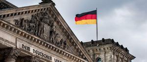 Bei einem Anschlag auf den Reichstag entstand ein Sachschaden.