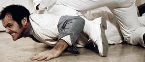 Zerrbild. Der Film „Einer flog über das Kuckucksnest“ (1975, im Bild Jack Nicholson als Patient „Mac“ McMurphy) zeigte die Psychiatrie nicht so, wie sie wirklich ist. Aber er prägte mit suggestiven Szenen das Bild der Öffentlichkeit über Zwangsbehandlungen.