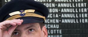 Arbeitsausstand. Die Piloten der Lufthansa wollen am Dienstag erneut streiken.
