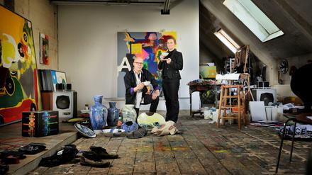Klaus Killisch und Sabine Herrmann in Wilfriede Maaß' Keramikwerkstatt.