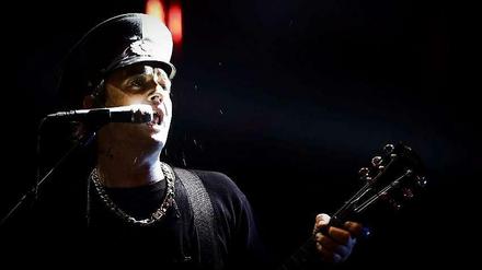 Pete Doherty und seine Kollegen sind wieder als „The Libertines“ vereint und geben ein Konzert in Berlin.