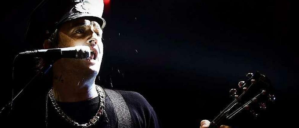Pete Doherty und seine Kollegen sind wieder als „The Libertines“ vereint und geben ein Konzert in Berlin.