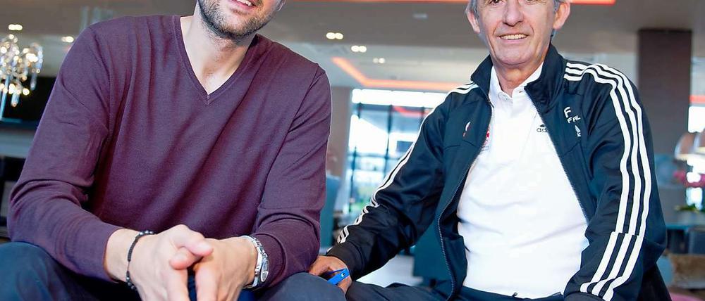 Marko Pesic (li.), 37, hat mit seinem Vater Svetislav die Basketballer von Bayern München innerhalb von drei Jahren zum Titel geführt. In seiner aktiven Karriere feierte er beim heutigen Rivalen Alba Berlin seine größten Erfolge.