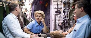Wird für die Pannenserie bei der Bundeswehr verantwortlich gemacht. Bundesverteidigungsministerin Ursula von der Leyen.