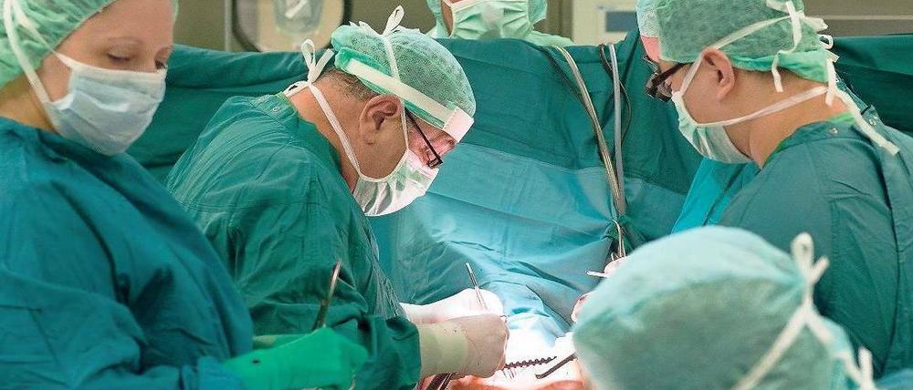 Das Herz im Zentrum. Am Deutschen Herzzentrum Berlin werden weltweit die meisten Kunstherzen und Kreislauf-Unterstützungspumpen eingesetzt.