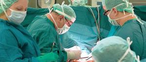 Das Herz im Zentrum. Am Deutschen Herzzentrum Berlin werden weltweit die meisten Kunstherzen und Kreislauf-Unterstützungspumpen eingesetzt.