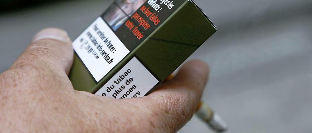 Rauchen soll in Frankreich weiter eingeschränkt werden.