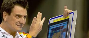 Giovanni Guidetti, 42, ist seit 2008 Bundestrainer der deutschen Volleyball- Nationalmannschaft der Frauen. Zugleich betreut der Italiener die Klubmannschaft von Vakifbank Istanbul.