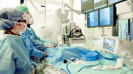 Unter Beobachtung. Den Krankenkassen zufolge sind viele Abrechnungen in Kliniken falsch.