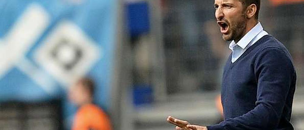 Trainer Joe Zinnbauer hat den Profis des Hamburger SV Kampfgeist und Willen eingeimpft.