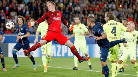 Gleich schlägt's ein. Marco Verratti trifft per Kopf an Marc-André ter Stegen vorbei zum 2:1 für Paris.