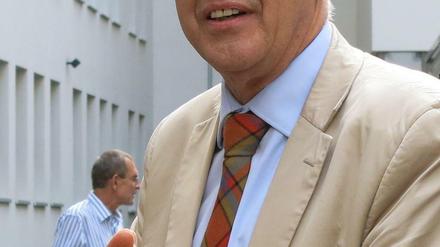 Schlosser, Flugzeugingenieur, Lehrer, Schuldirektor, Landesschulamtsleiter - Ludger Pieper hat eine erstaunliche Karriere vorzuweisen.