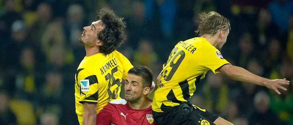 Allgemeines Durcheinander. Im Dortmunder Abwehrverbund (links Hummels, rechts Schmelzer) passte zuletzt wenig zusammen.