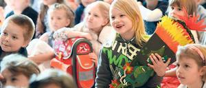 Na, schon sechs Jahre alt? In Berlin kommen auch Fünfjährige regulär in die erste Klasse. 