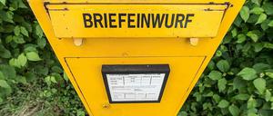 Briefe verschicken wird wieder teurer. Ab Januar kostet das Standardformat 62 Cent.