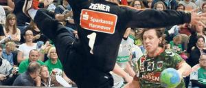 Das Tor ist zu. Hannovers Torhüter Martin Ziemer (l.) überragte.