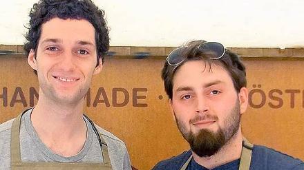 Manuel Niazi (links) und Tammo Mamedi haben aus australischen Pasteten ein Geschäftsmodell gemacht. 