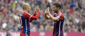 Arjen Robben (l.) zeigte eine hervorragende Leistung gegen Hannover 96.