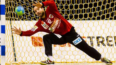 Komm zu mir. Silvio Heinevetter hatte in Lemgo Probleme ins Spiel zu finden. Dann steigerte sich der Nationalkeeper allerdings erheblich. 