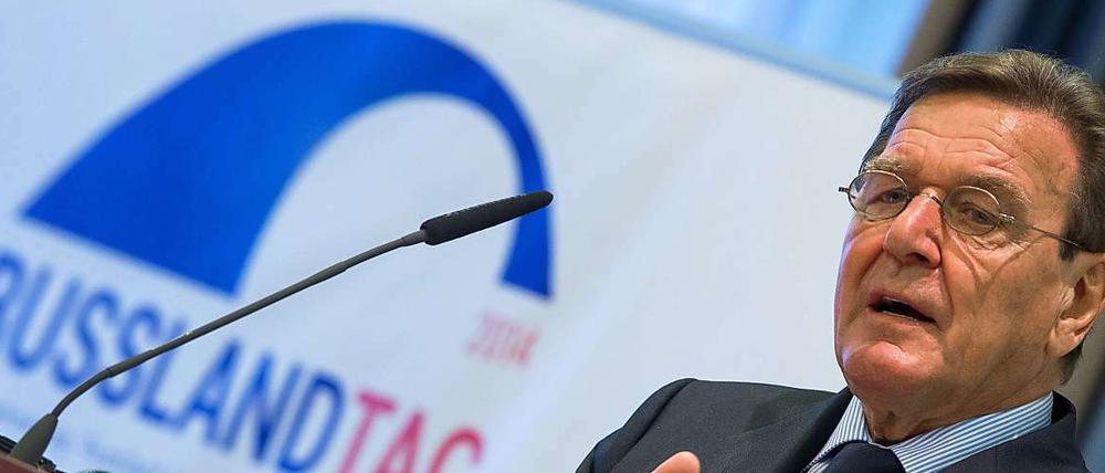 Gerhard Schröder (SPD) kritisierte in Rostock die Sanktionen des Westens.