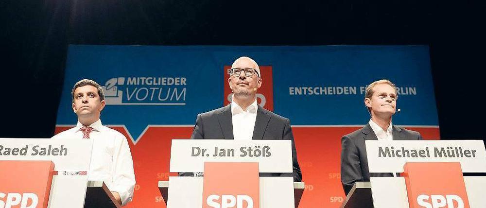 Kandidaten-Dämmerung. Einer regiert bald Berlin - doch wer kann es? Am Mittwochabend näherte sich die SPD-Basis zum zweiten Mal dieser Frage.