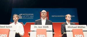 Kandidaten-Dämmerung. Einer regiert bald Berlin - doch wer kann es? Am Mittwochabend näherte sich die SPD-Basis zum zweiten Mal dieser Frage.