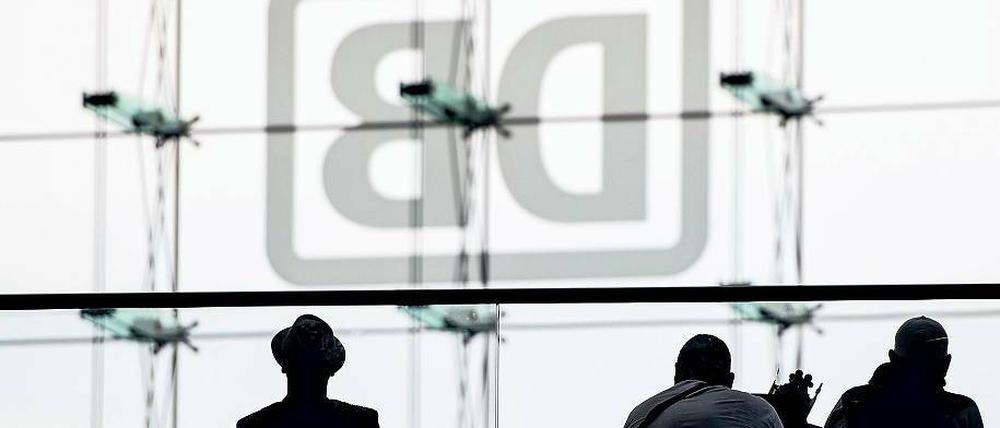 Abwarten. Am Montag erklärt die GDL, was sie plant – wahrscheinlich wird sie vielerorts den Zugverkehr lahmlegen.