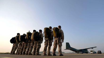 Deutsche Soldaten sollen in die Ukraine geschickt werden und dort die Einhaltung des Waffenstillstands beobachten. 