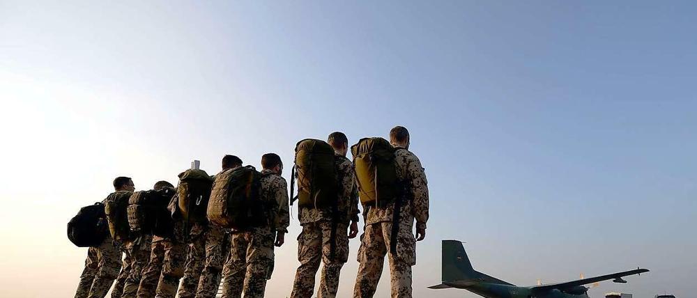 Deutsche Soldaten sollen in die Ukraine geschickt werden und dort die Einhaltung des Waffenstillstands beobachten. 