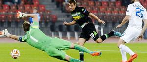 Max Kruse überwindet Zürich-Keeper David Da Costa, doch sein Schuss verfehlte auch das Tor.