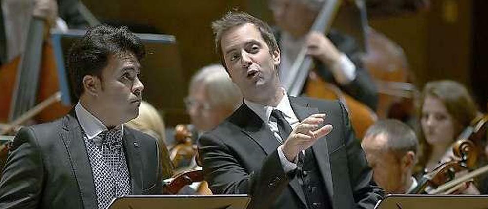 Philipp Talbott und Étienne Dupuis bei der konzertanten Aufführung von "Dinorah" am Mittwochabend in der Philharmonie.