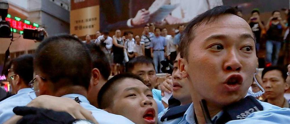 Immer wieder kommt es zu gewaltsamen Zusammenstößen bei den Protesten in Hong Kong.
