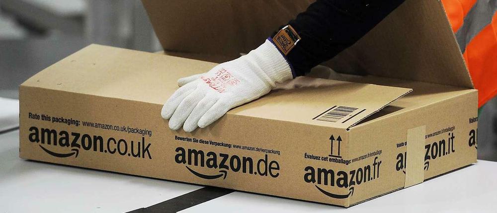 Die Europäische Kommission hat eine eingehende Untersuchung eingeleitet, um zu prüfen, ob die Entscheidung der luxemburgischen Steuerbehörden zu der von Amazon in Luxemburg zu zahlenden Körperschaftsteuer mit den EU-Beihilfevorschriften vereinbar ist. Mit der Einleitung eines förmlichen Prüfverfahrens werde sowohl interessierten Dritten als auch Mitgliedstaaten die Gelegenheit zur Stellungnahme geboten, ohne dem Ergebnis vorzugreifen, teilte die Kommission am Dienstag mit.