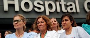 Wegen des harten Sparprogramms der spanischen Regierung sehen sich zahlreiche Krankenhäuser zu einer vernünftigen Versorgung ihrer Patienten nicht mehr in der Lage. 