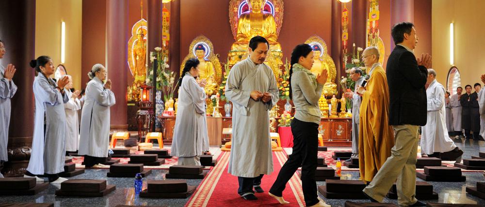 Zentrum des Südens. Über der Spandauer Linh-Thuu-Pagode wehte lange die Fahne Südvietnams. Auch heute kommen Besucher mit Süd- und nordvietnamesischen Wurzeln einander nur zögernd näher.