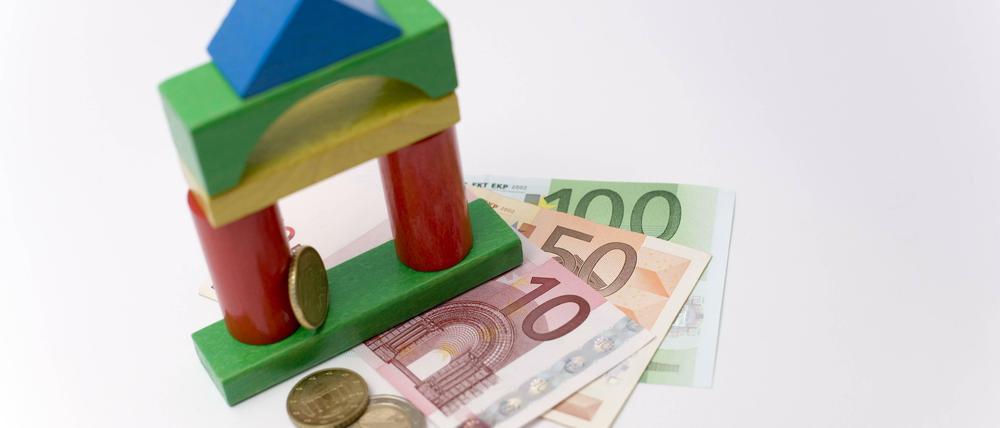 Bei einem Immobilienkredit kommt es nicht nur auf die Höhe der Zinsen an. Wichtig ist, dass Eigentümer flexibel bleiben, zum Beispiel bei der Tilgung.