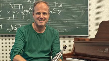 Der Musikschullehrer freut sich besonders darüber, dass Kinder sich beim Improvisieren frei fühlen.