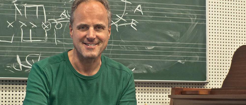 Der Musikschullehrer freut sich besonders darüber, dass Kinder sich beim Improvisieren frei fühlen.