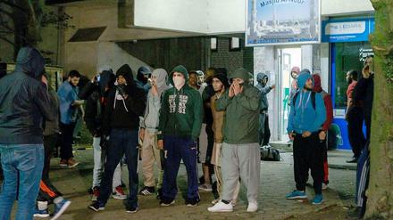 In Hamburg kam es in der Nacht zu Mittwoch zu gewaltsamen Ausschreitungen zwischen radikalen Muslimen und Kurden.
