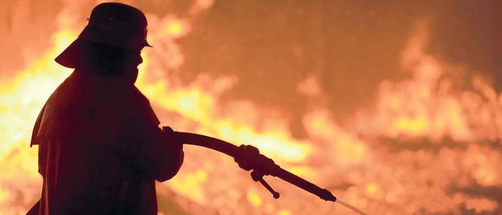 Hahn zu. Auch bei den Feuerwehren sieht die Personallage zunehmend mager aus, dort fehlen rund 5000 Mitarbeiter. Insgesamt gibt es im öffentlichen Dienst eine Lücke von rund 142.000 Stellen.