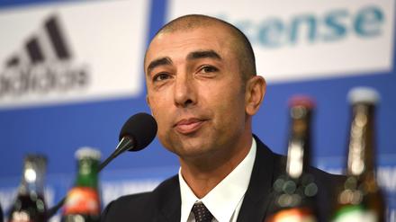 Selbstbewusst beim Amtsantritt. "Ich leite die Trainingseinheiten selbst - ich bin Coach", sagt Schalkes neuer Trainer Roberto die Matteo. 
