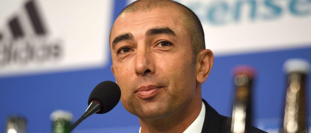 Selbstbewusst beim Amtsantritt. "Ich leite die Trainingseinheiten selbst - ich bin Coach", sagt Schalkes neuer Trainer Roberto die Matteo. 