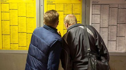 Chaos. Bahn-Reisende werden auch am Mittwoch noch mit den Folgen des nächtlichen Streiks zu kämpfen haben.