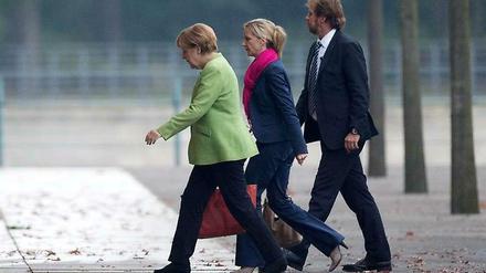 Kanzlerin Merkel auf dem Weg in den Koalitionssausschuss.